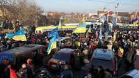 Похоже, что от активистов Автомайдана Януковича охраняет какое-то тайное силовое подразделение